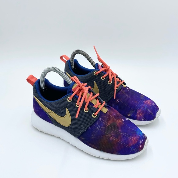 Nike Roshe One 677782-007 Junior Shoes Rare Colorway! 5Y - Picture 2 of 6